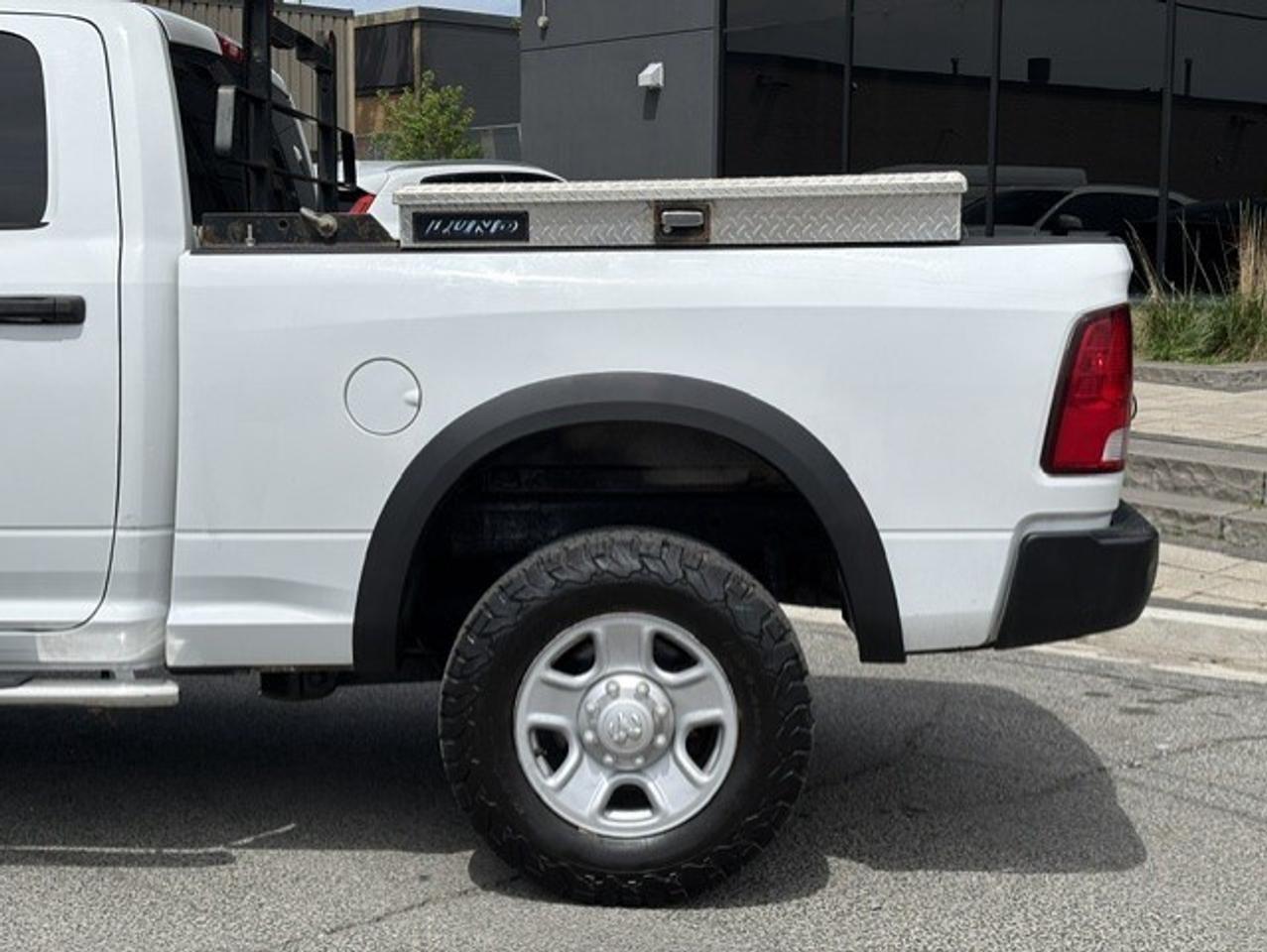 2014 RAM 2500 4X4 V8 HEMI-CREW CAB-SHORT BOX-GOVERNMENT OWNED! Photo