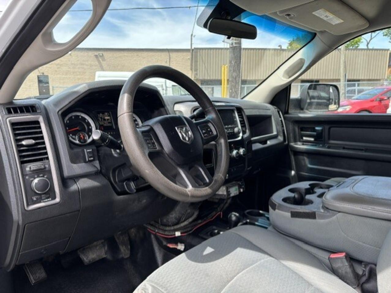 2014 RAM 2500 4X4 V8 HEMI-CREW CAB-SHORT BOX-GOVERNMENT OWNED! Photo