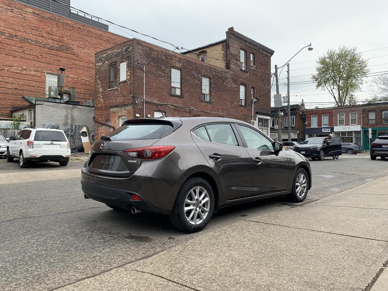 2015 Mazda MAZDA3 4dr HB Sport Auto GS-SKY Photo