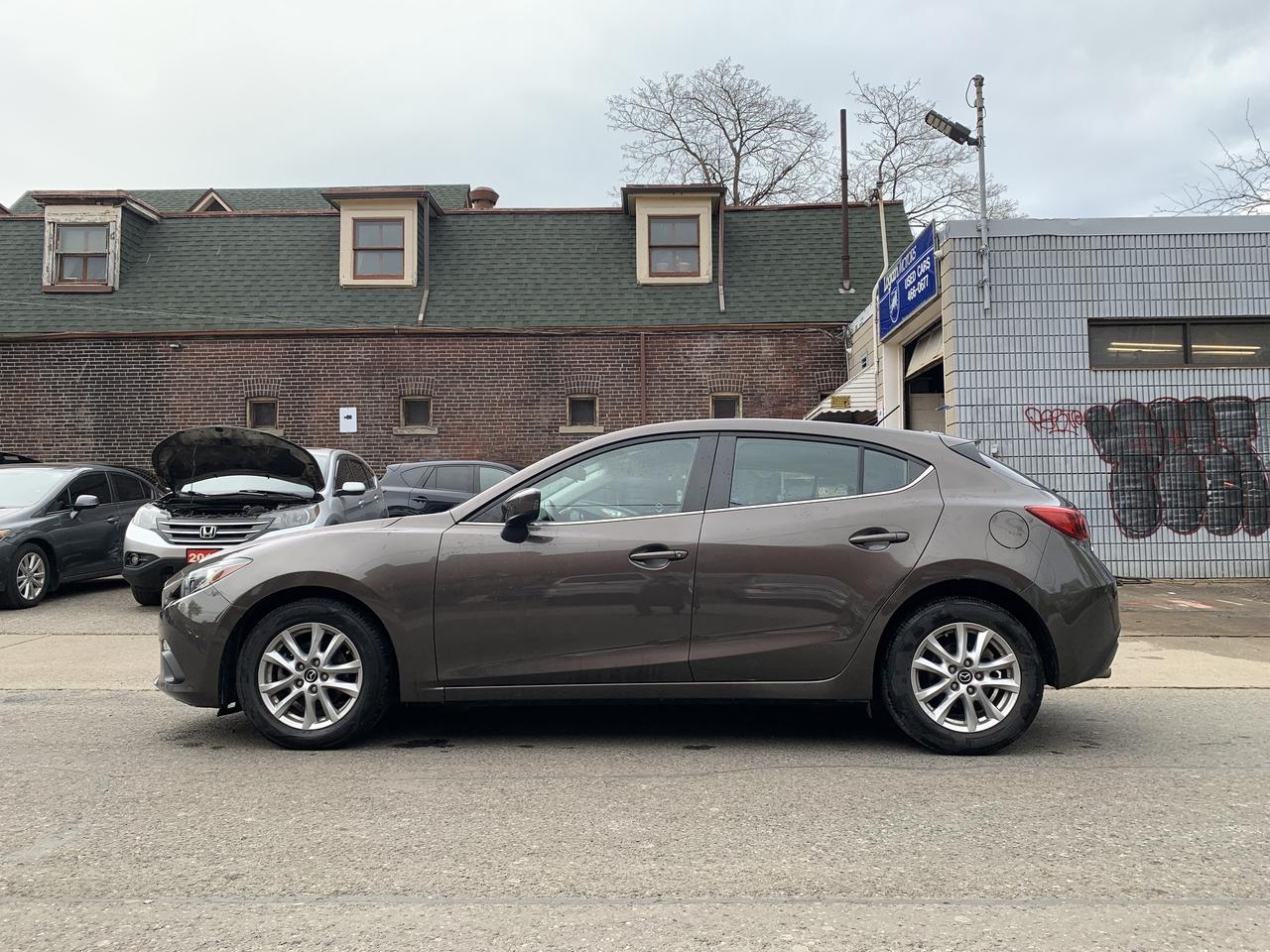 2015 Mazda MAZDA3 4dr HB Sport Auto GS-SKY Photo