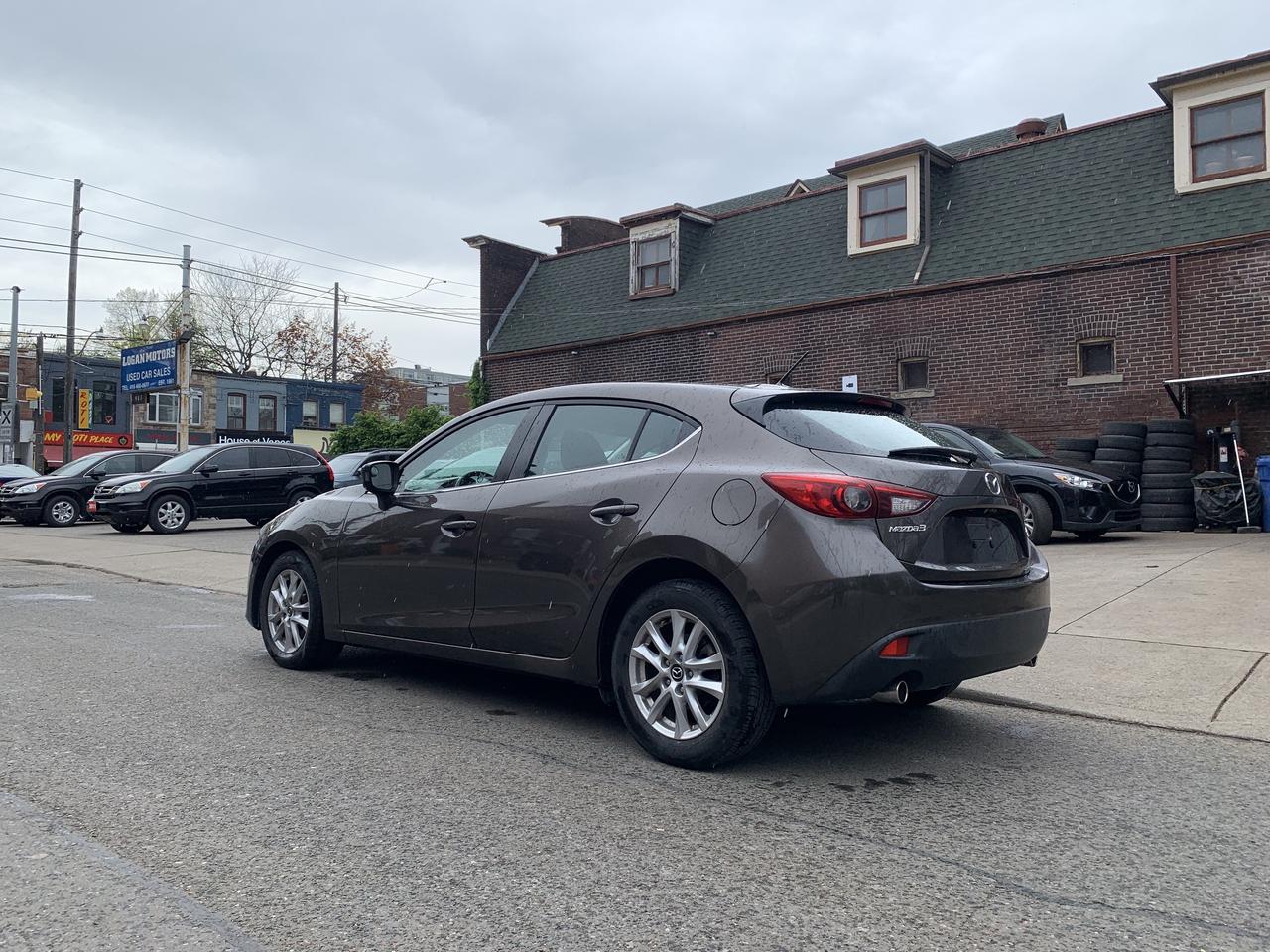 2015 Mazda MAZDA3 4dr HB Sport Auto GS-SKY Photo2