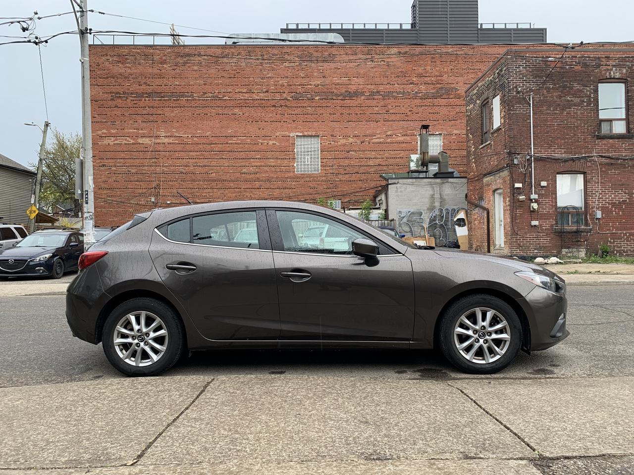 2015 Mazda MAZDA3 4dr HB Sport Auto GS-SKY Photo