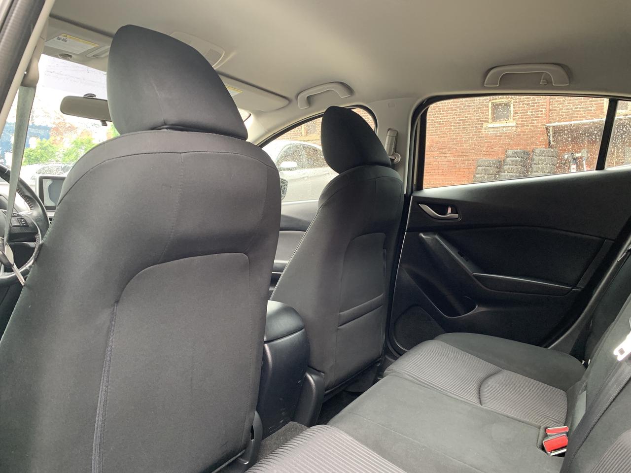 2015 Mazda MAZDA3 4dr HB Sport Auto GS-SKY Photo
