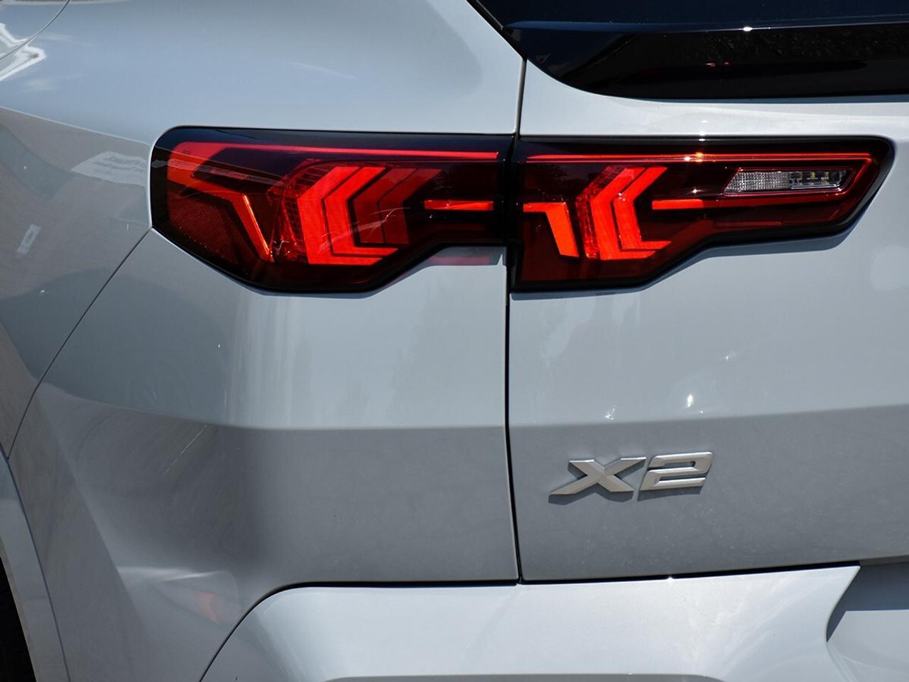 2025 BMW X2 xDrive28i Photo