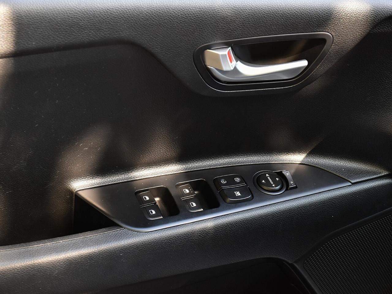 2022 Kia Rio 5-door LX+ Photo