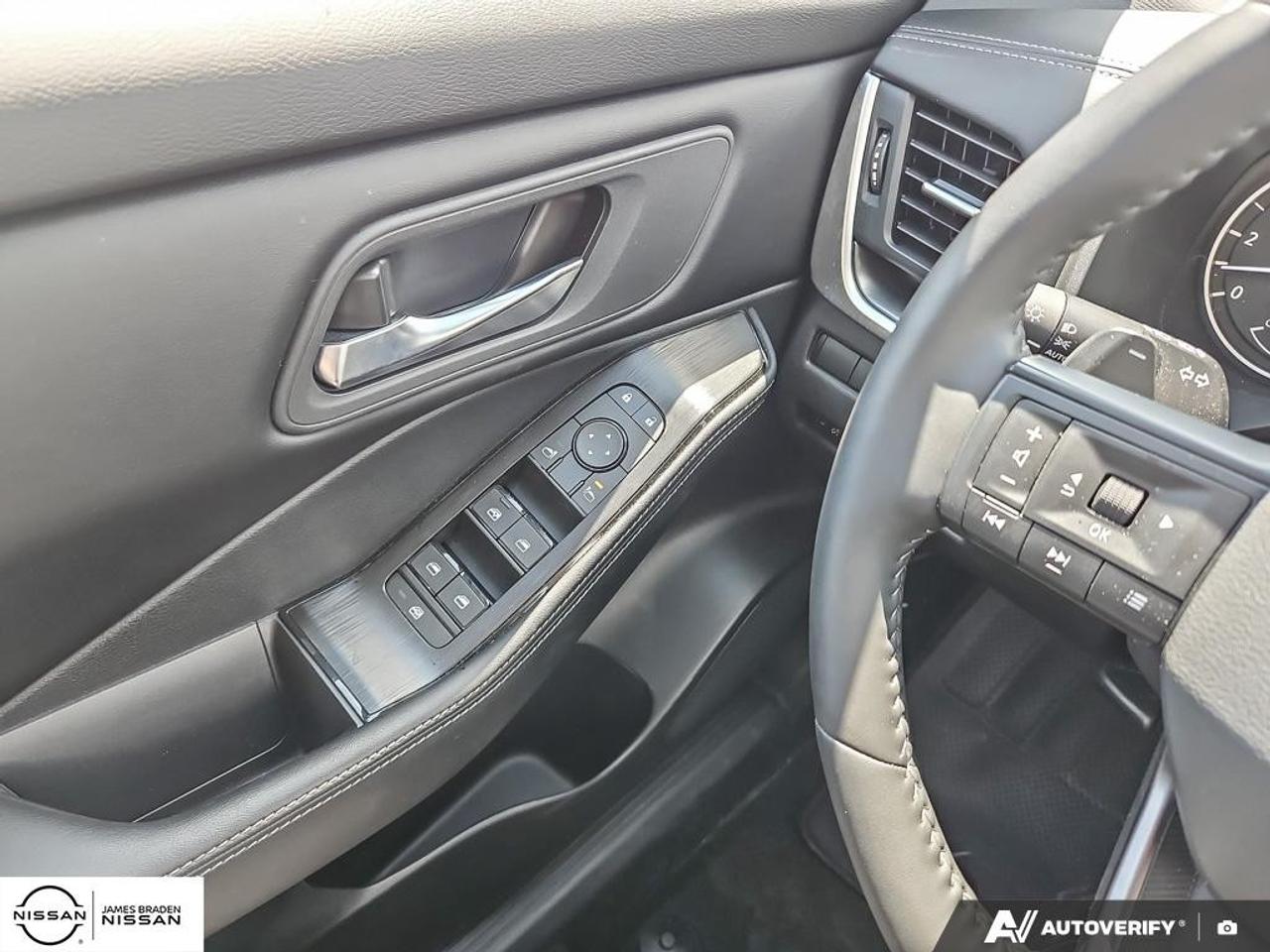 2025 Nissan Rogue AWD SV Moonroof Photo