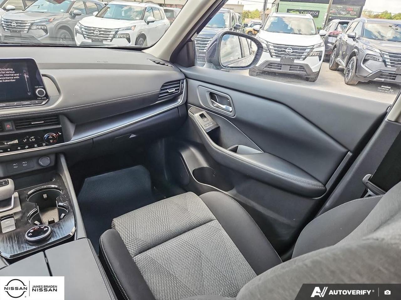 2025 Nissan Rogue AWD SV Moonroof Photo