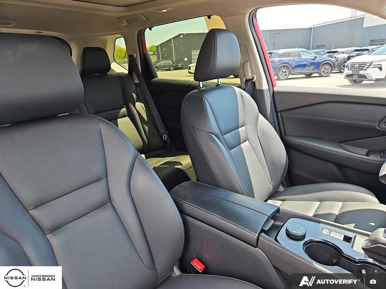 2025 Nissan Rogue AWD SL Photo