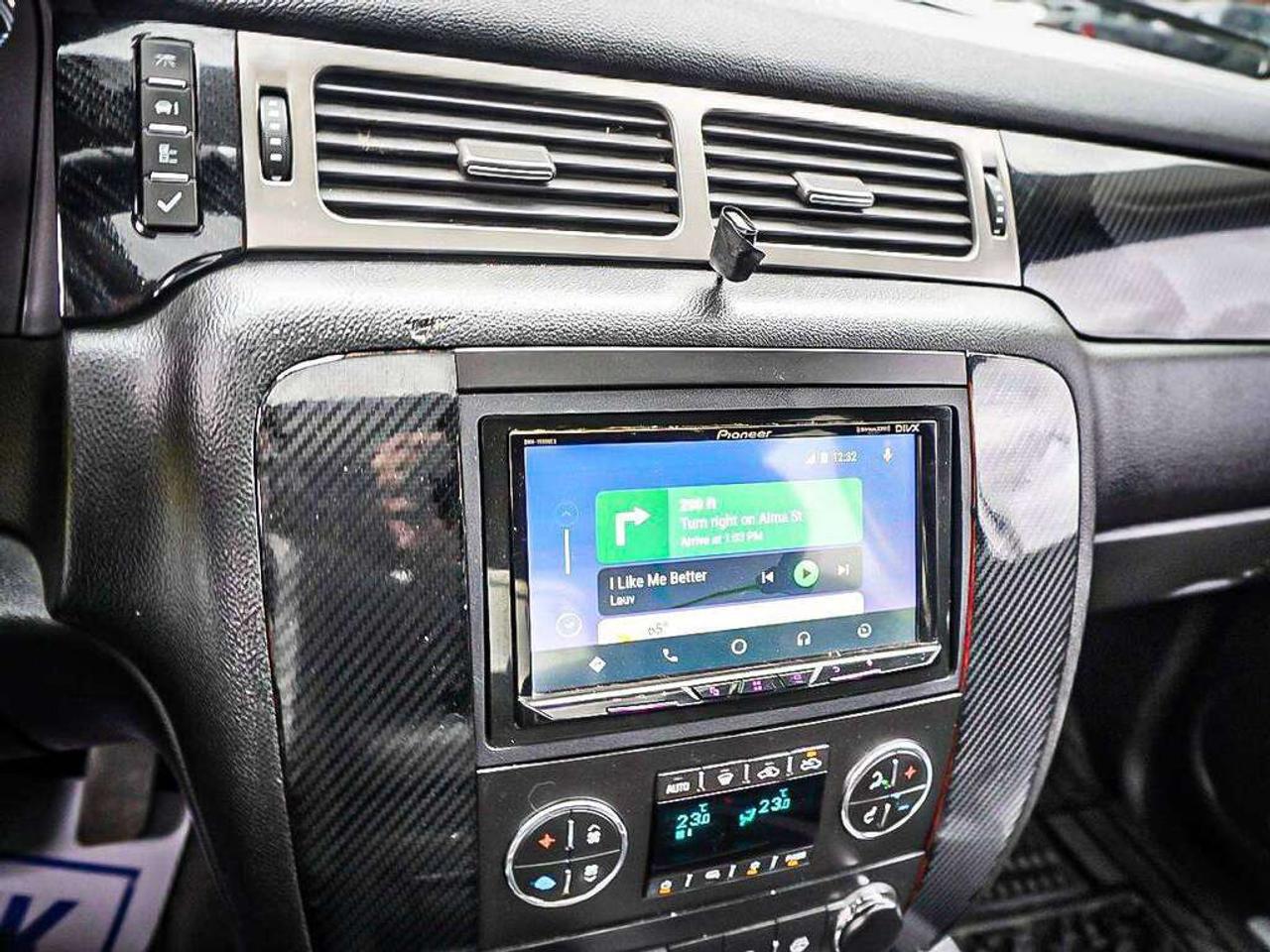 2009 Chevrolet Avalanche  Photo