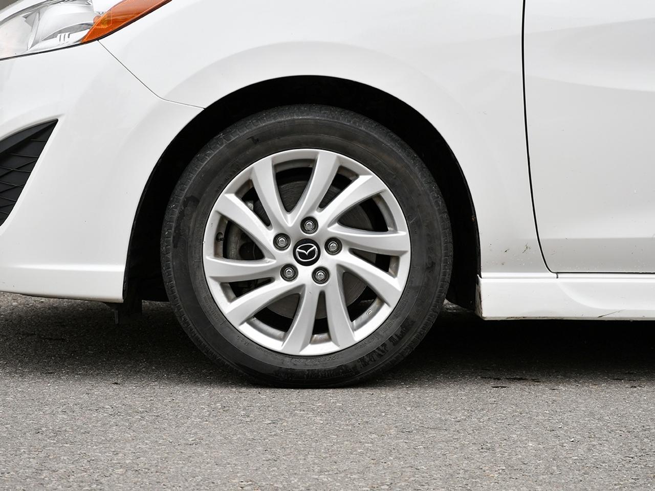 2017 Mazda MAZDA5 GS   6 PASS   2 SETS RIMS&TIRES   CLEAN CARFAX Photo
