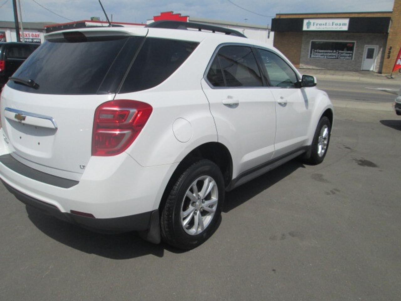 2017 Chevrolet Equinox FWD 4dr LT w-1LT, Alloy Wheels, Power Group Photo
