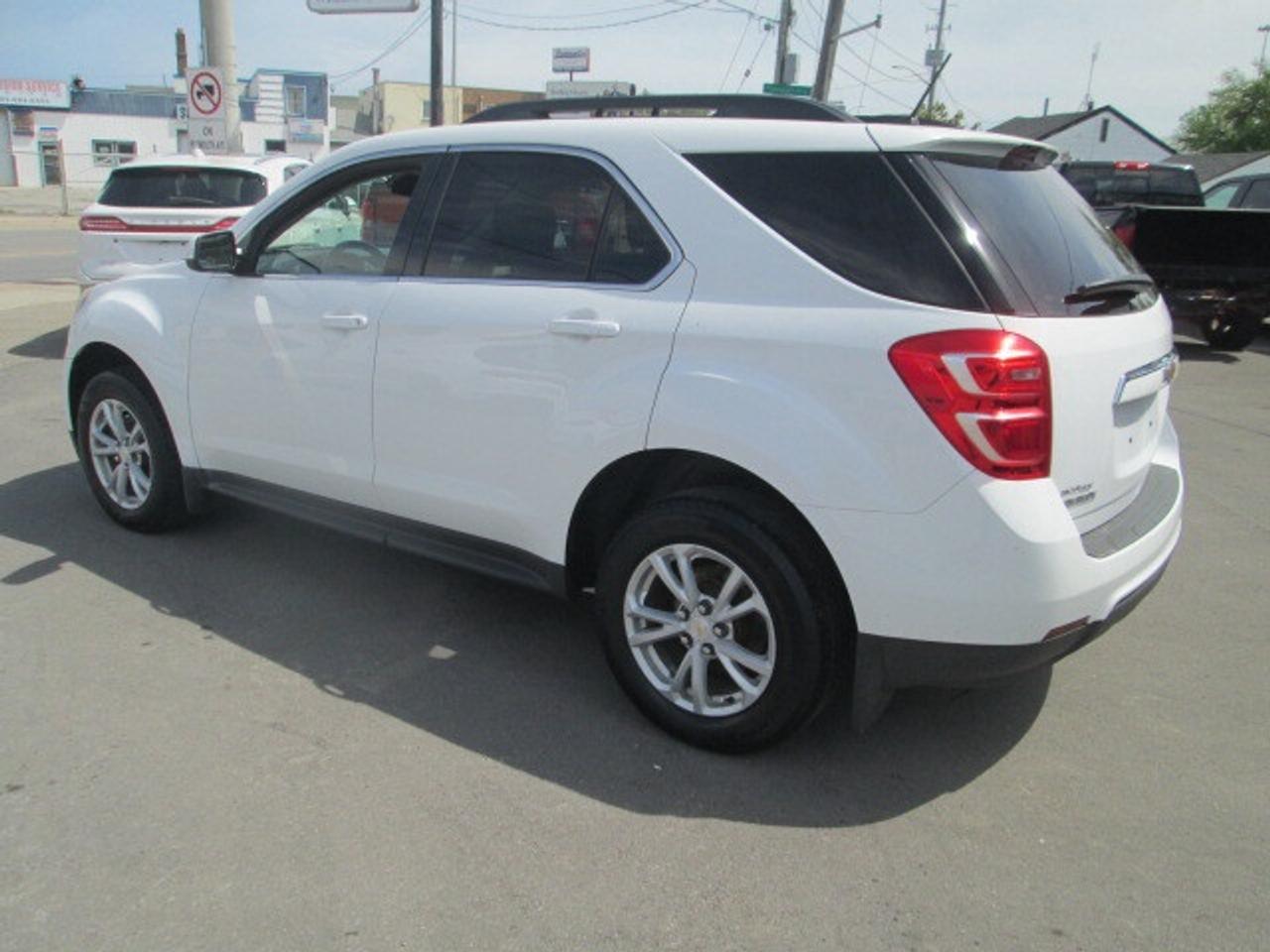 2017 Chevrolet Equinox FWD 4dr LT w-1LT, Alloy Wheels, Power Group Photo