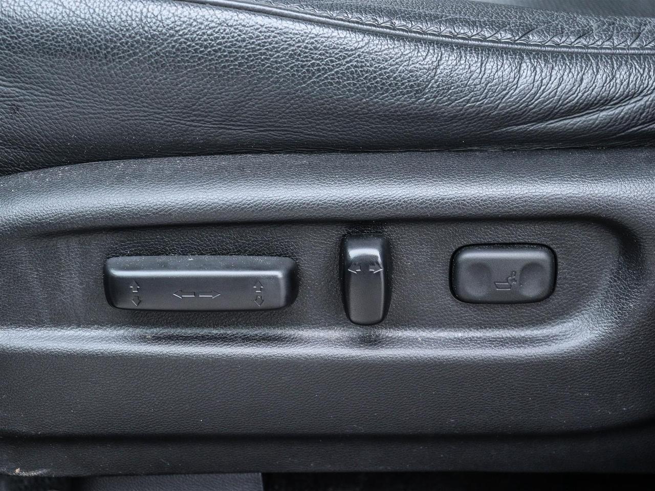 2022 Honda Pilot Touring 7-PASSENGER LEATHER NAVI SUNROOF Photo