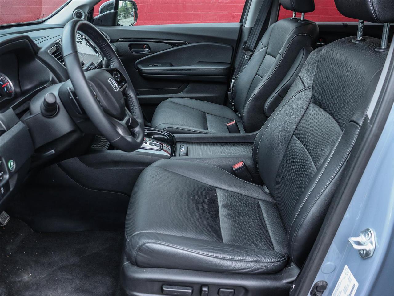 2022 Honda Pilot Touring 7-PASSENGER LEATHER NAVI SUNROOF Photo