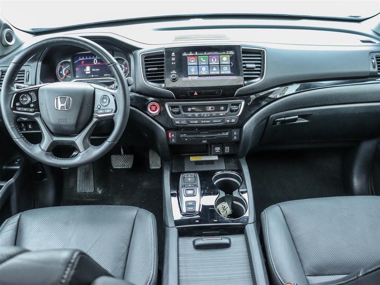 2022 Honda Pilot Touring 7-PASSENGER LEATHER NAVI SUNROOF Photo