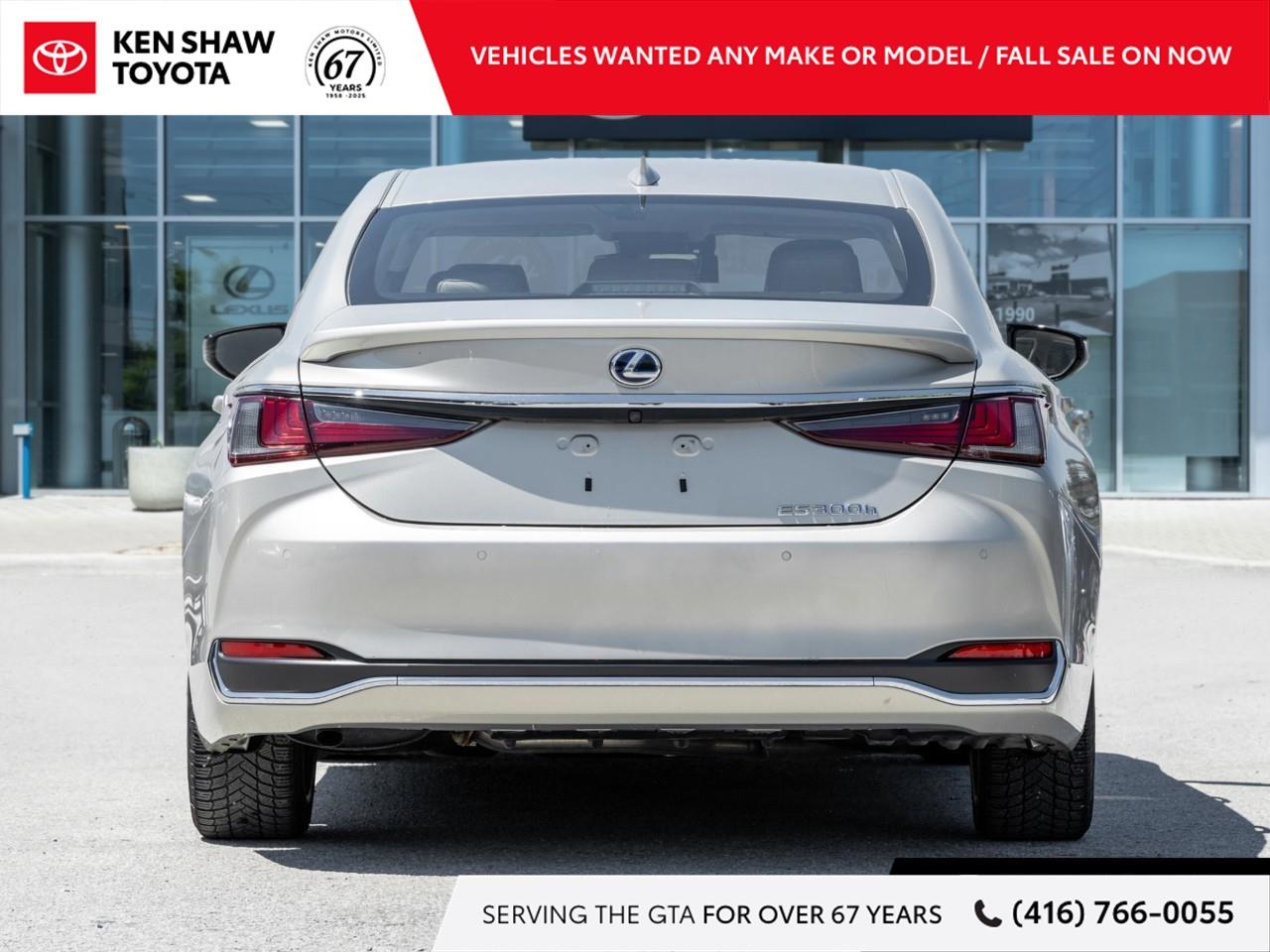 2021 Lexus ES 300h Base 4dr Sedan Photo