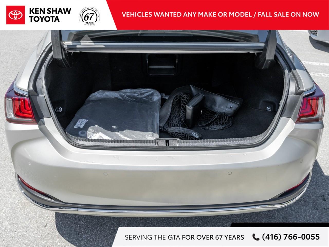 2021 Lexus ES 300h Base 4dr Sedan Photo