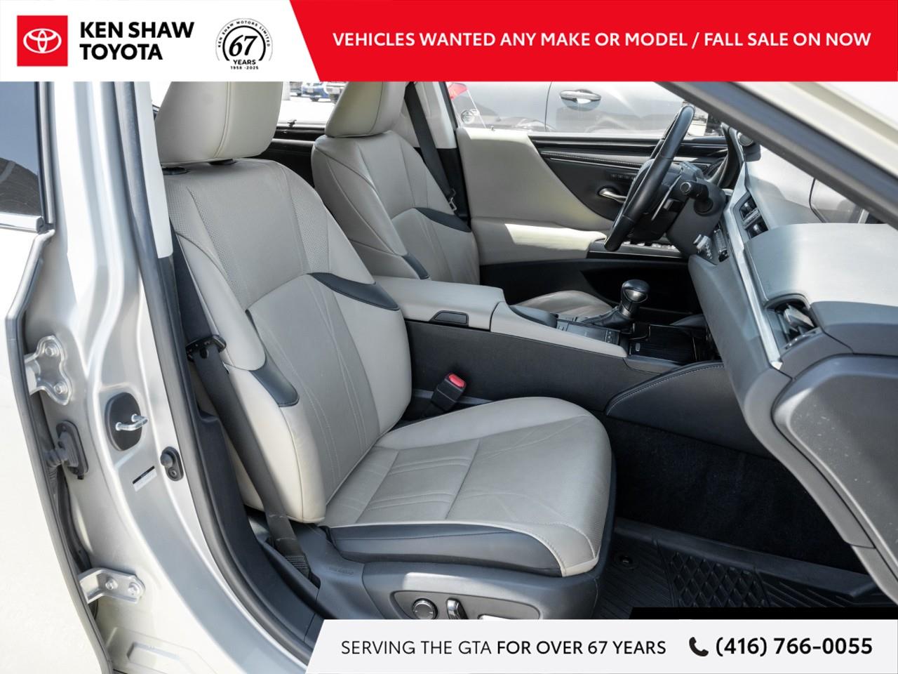2021 Lexus ES 300h Base 4dr Sedan Photo