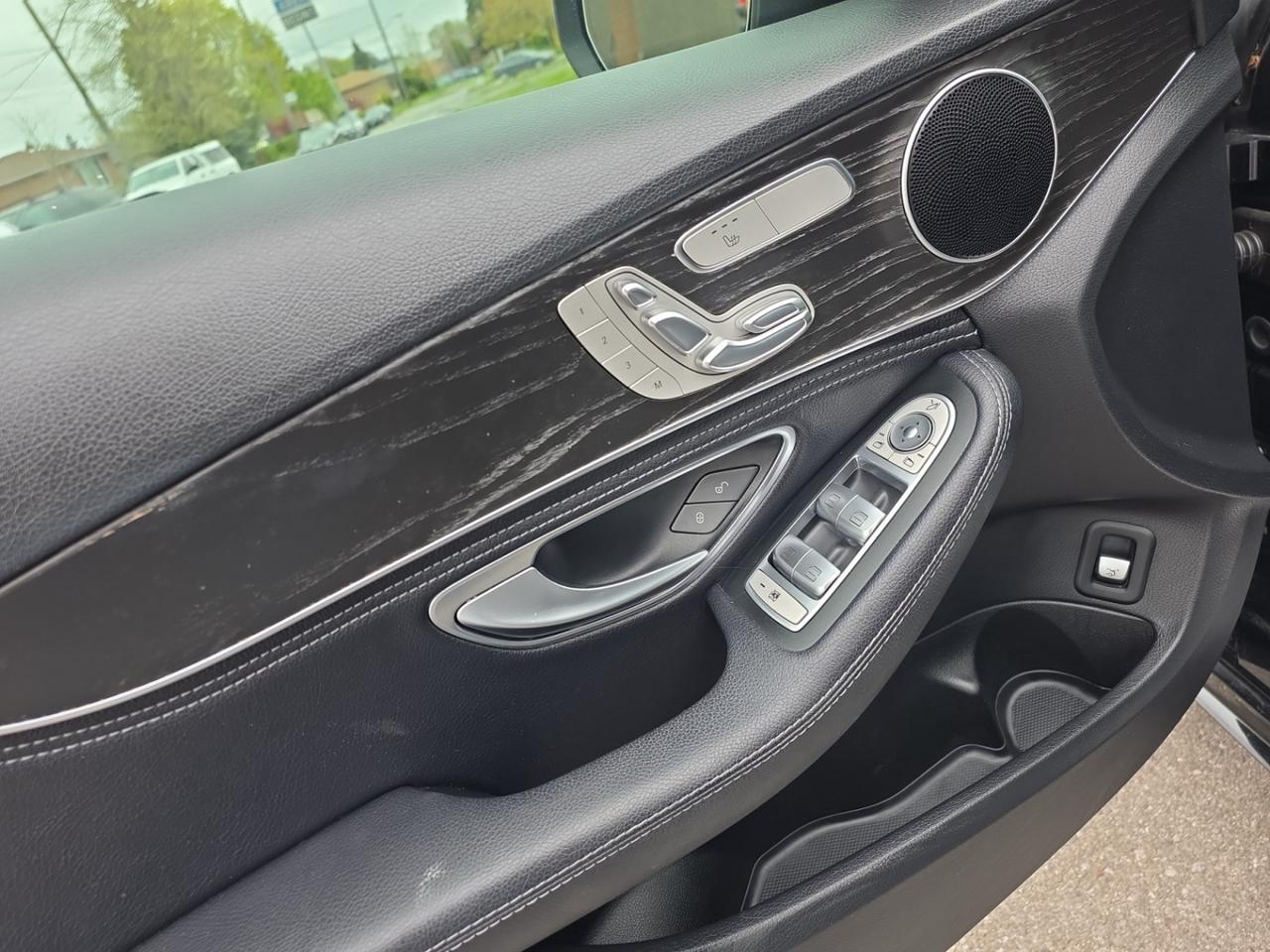 2016 Mercedes-Benz C-Class C300 4MATIC AMG PKG * NO ACCIDENTS / PANO / BLIND Photo