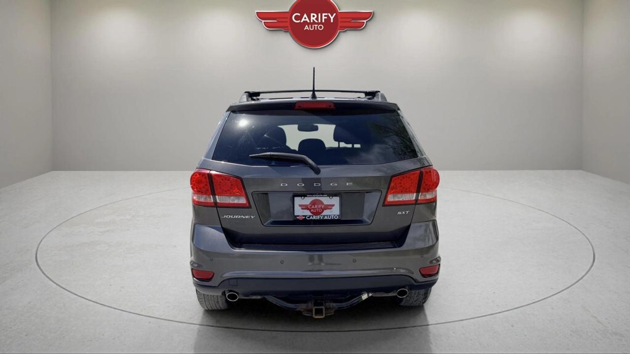 2015 Dodge Journey SXT Front-Wheel Drive Photo