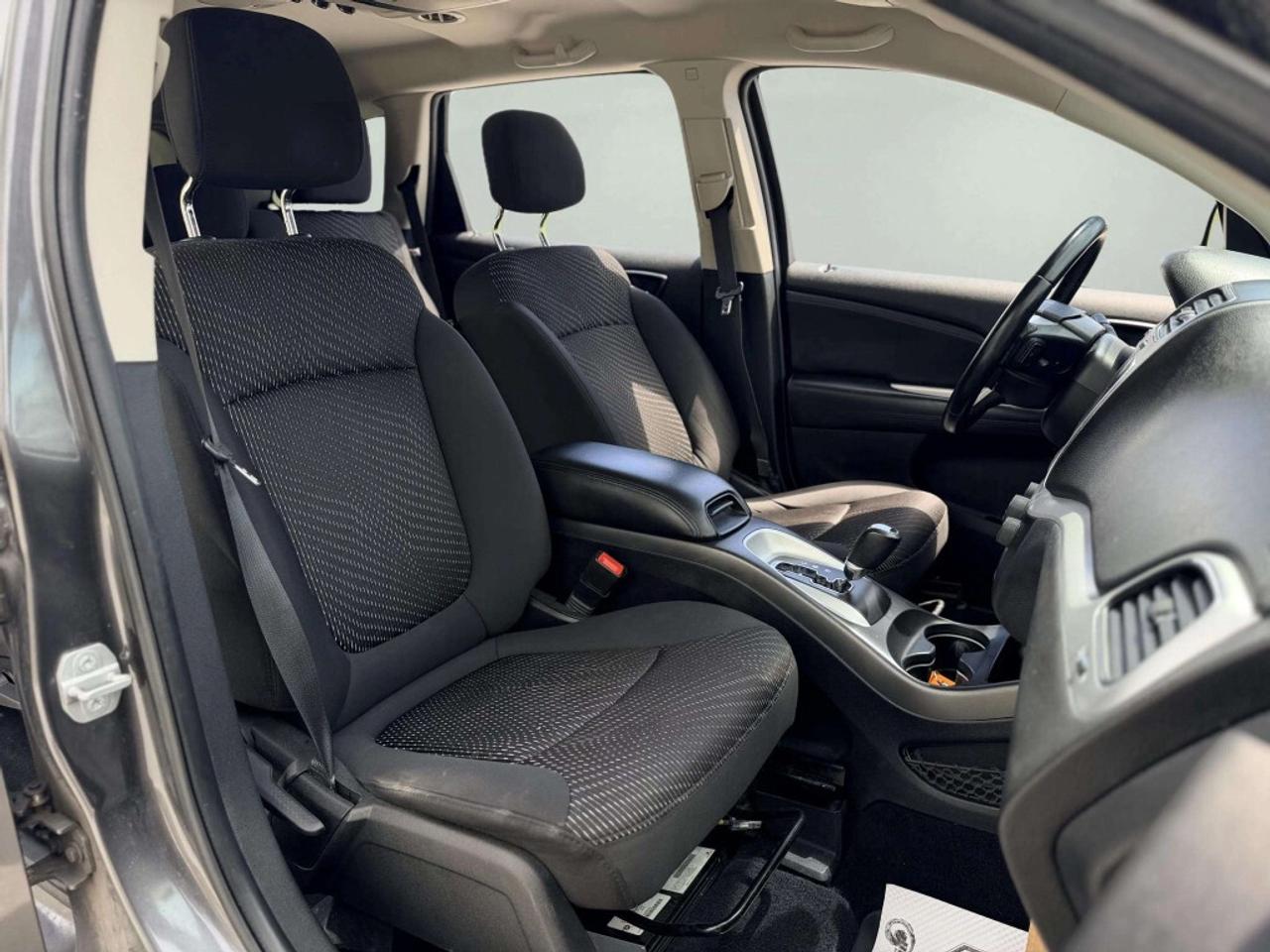 2015 Dodge Journey SXT Front-Wheel Drive Photo