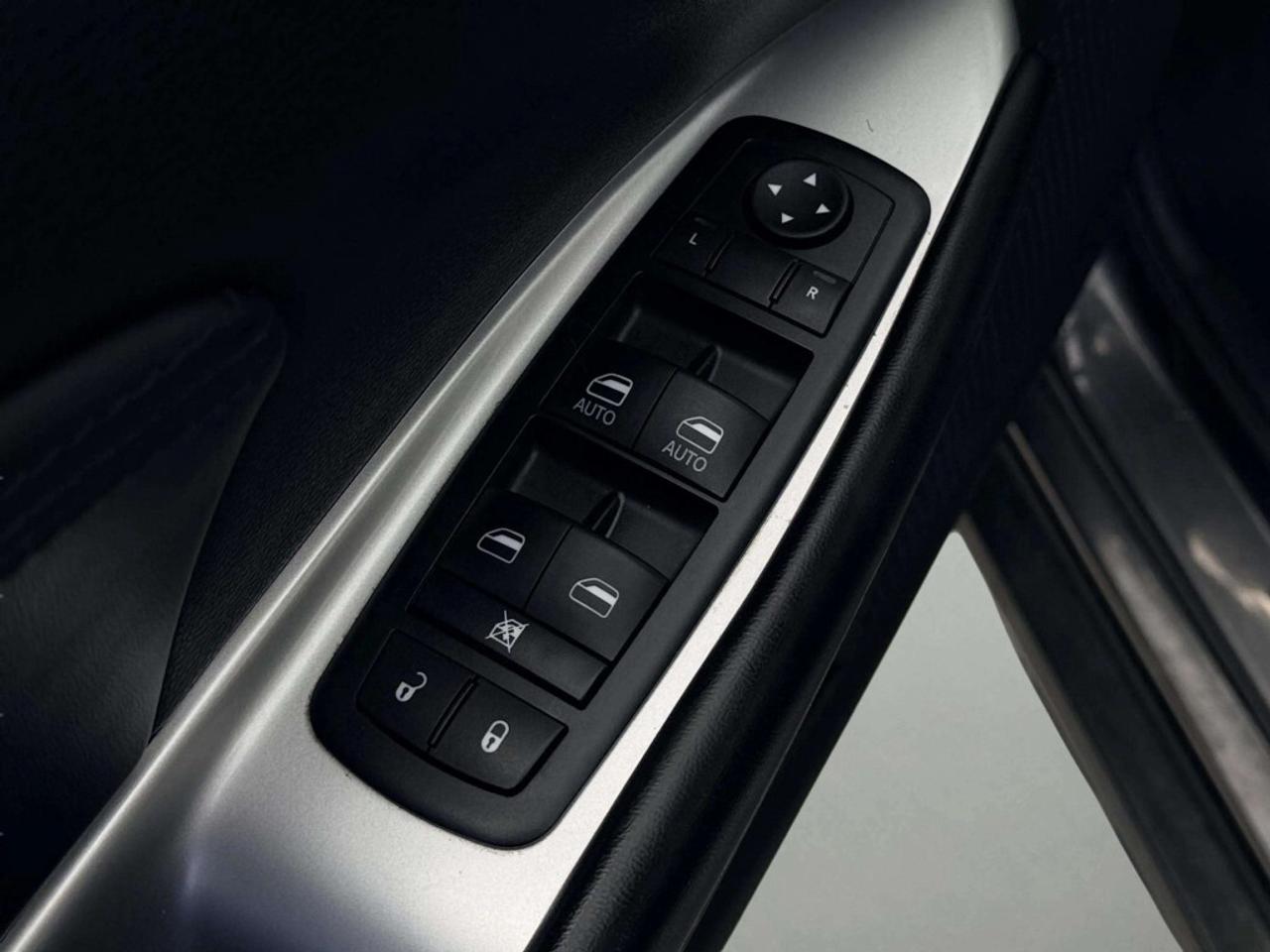 2015 Dodge Journey SXT Front-Wheel Drive Photo