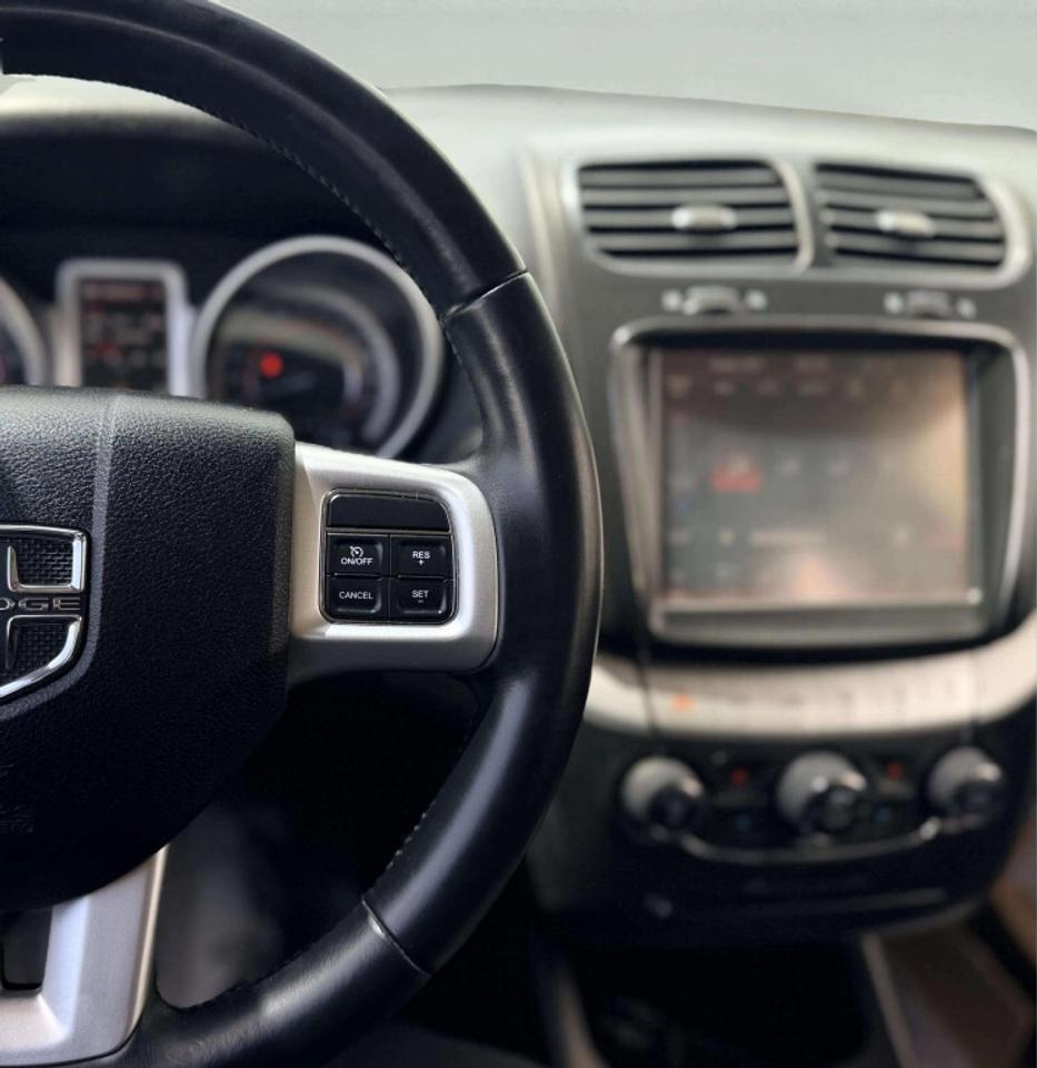 2015 Dodge Journey SXT Front-Wheel Drive Photo