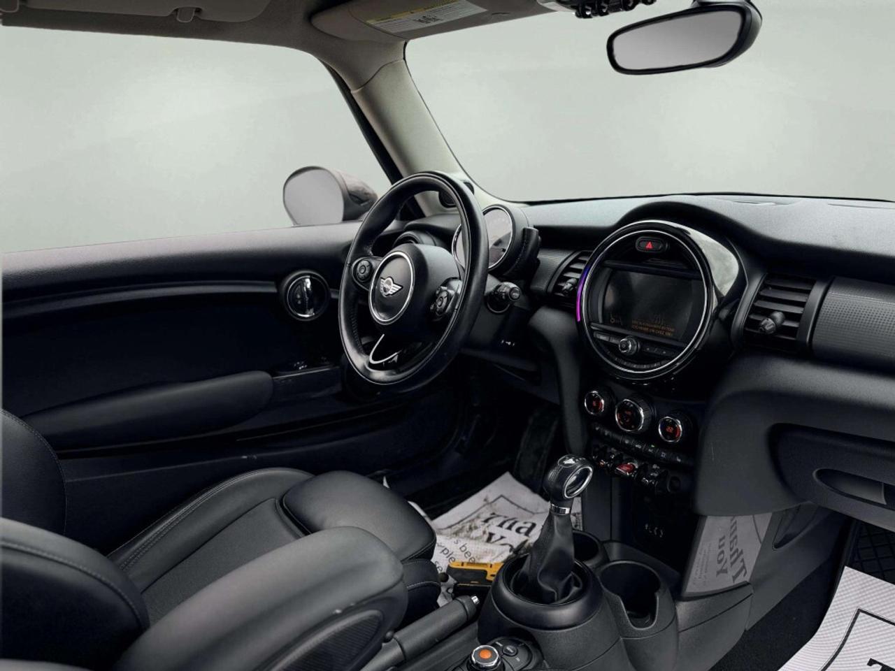 2017 MINI Cooper Hardtop 3dr Photo