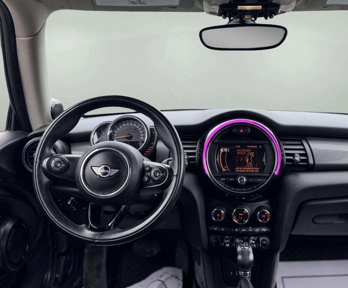 2017 MINI Cooper Hardtop 3dr Photo