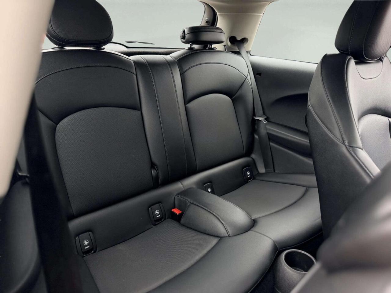 2017 MINI Cooper Hardtop 3dr Photo