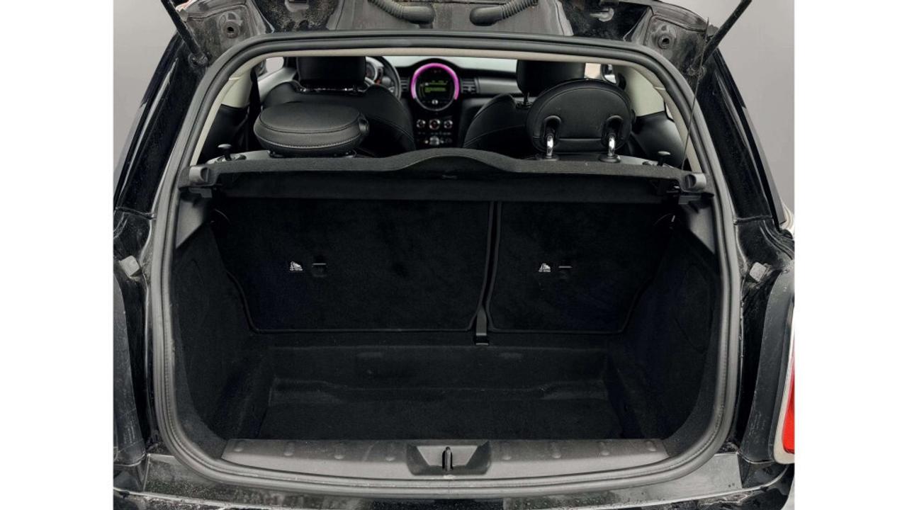 2017 MINI Cooper Hardtop 3dr Photo