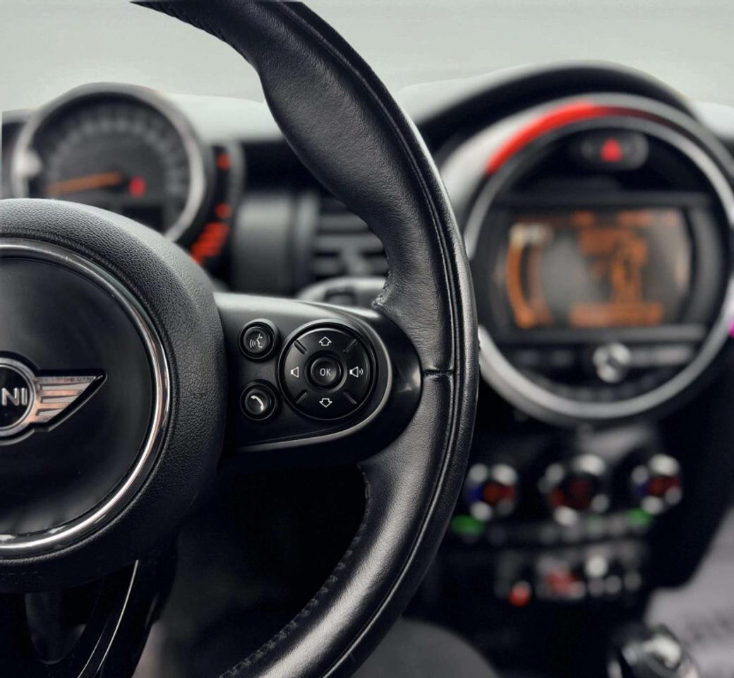 2017 MINI Cooper Hardtop 3dr Photo