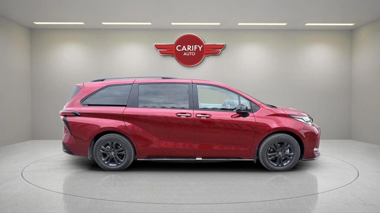 2025 Toyota Sienna XSE 7-Passenger All-wheel Drive Photo