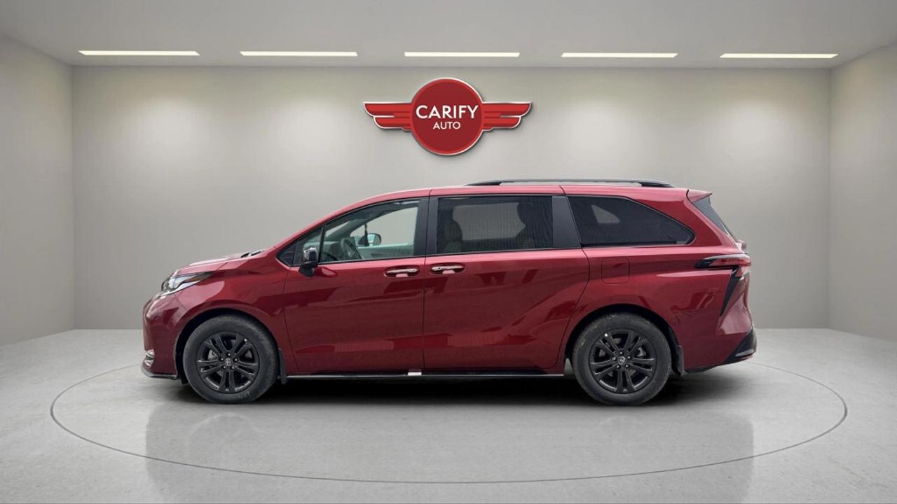 2025 Toyota Sienna XSE 7-Passenger All-wheel Drive Photo