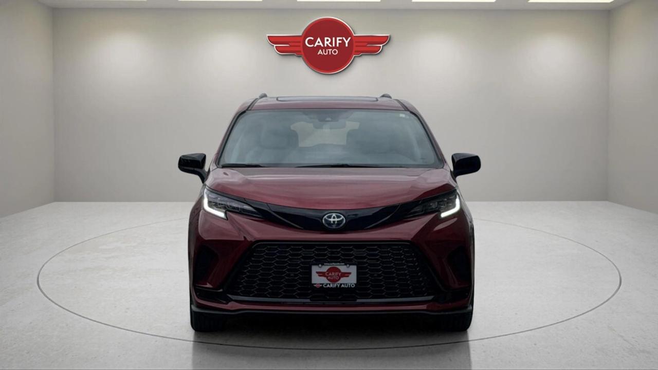 2025 Toyota Sienna XSE 7-Passenger All-wheel Drive Photo