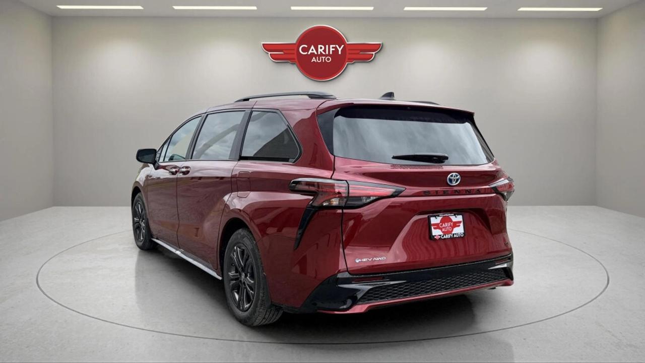 2025 Toyota Sienna XSE 7-Passenger All-wheel Drive Photo