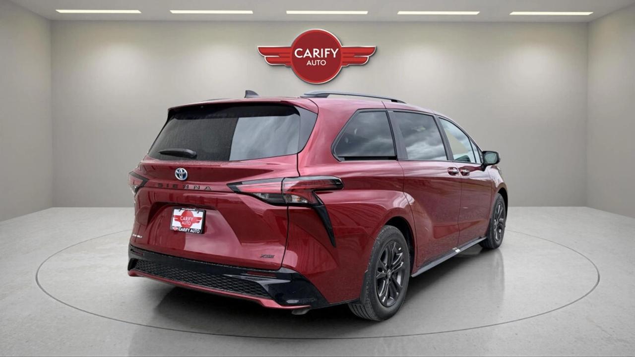 2025 Toyota Sienna XSE 7-Passenger All-wheel Drive Photo