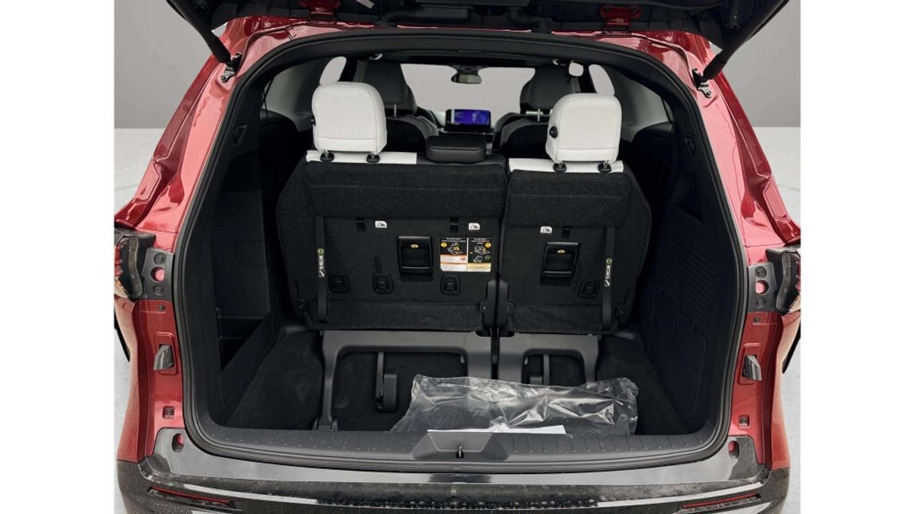2025 Toyota Sienna XSE 7-Passenger All-wheel Drive Photo