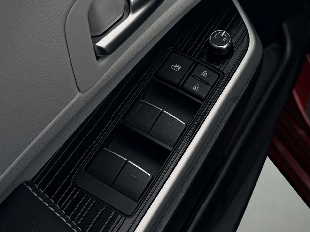 2025 Toyota Sienna XSE 7-Passenger All-wheel Drive Photo