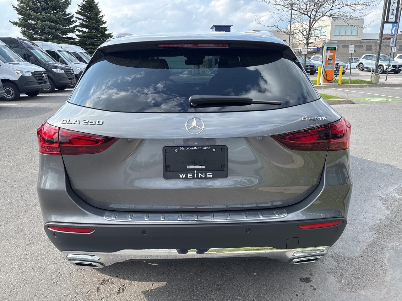 2026 Mercedes-Benz GLA Exclusive Trim Active Distance Pwr Sunroof Photo