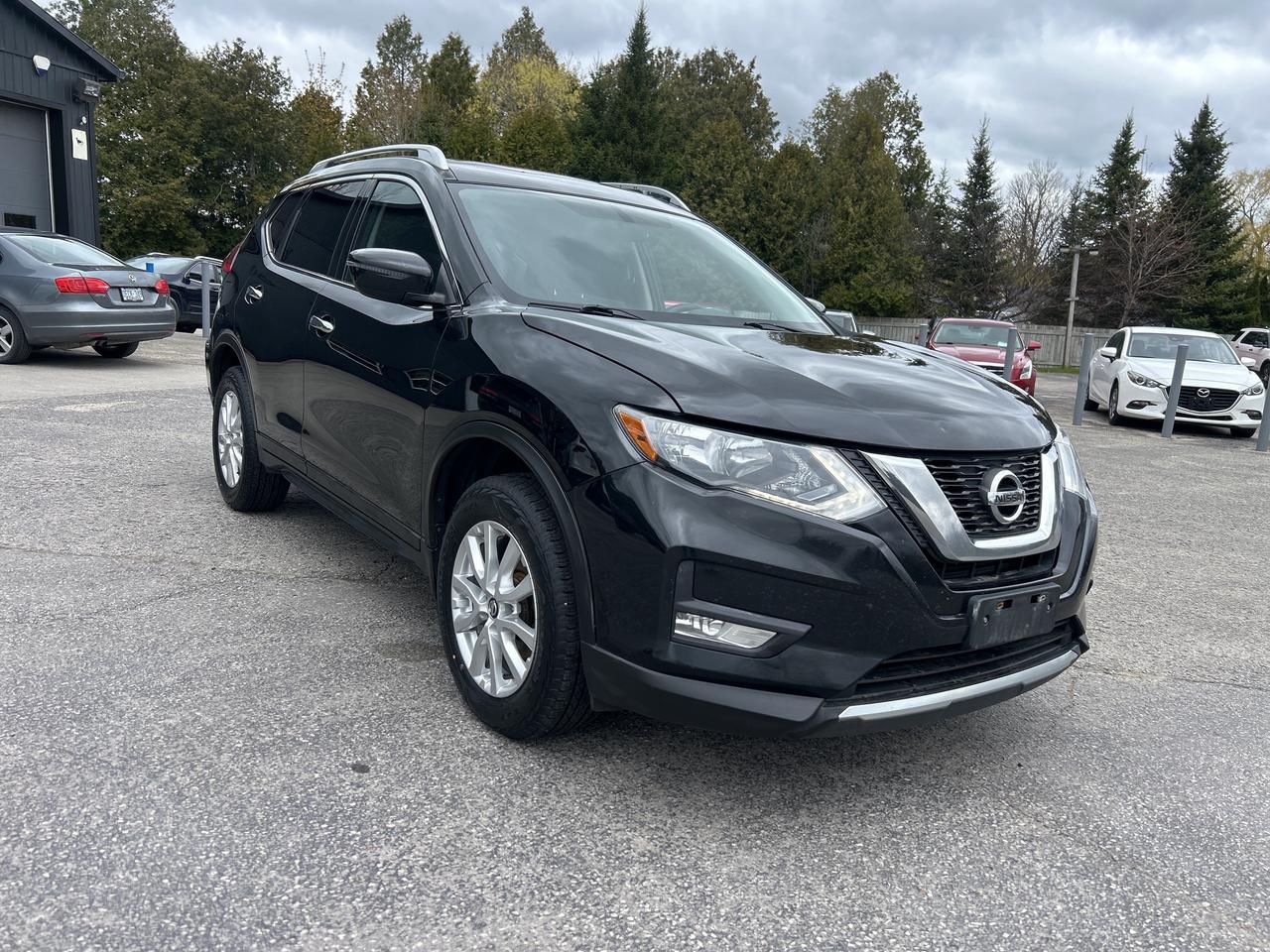 2017 Nissan Rogue SV, Bluetooth, Back Up Cam, Pano Sunroof Photo2