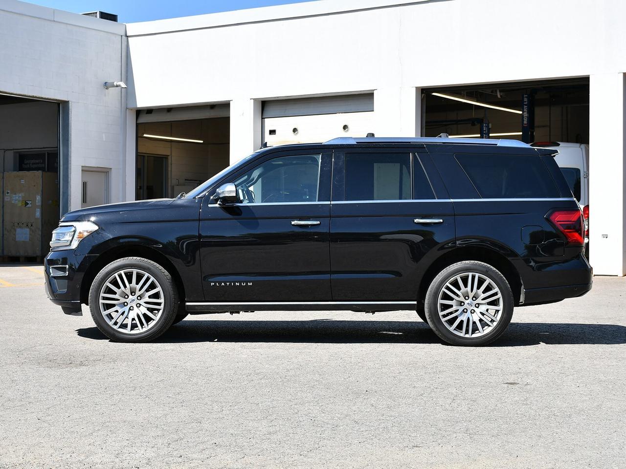 2022 Ford Expedition Platinum  Loaded Luxury   Massage Seats   4x4 Photo