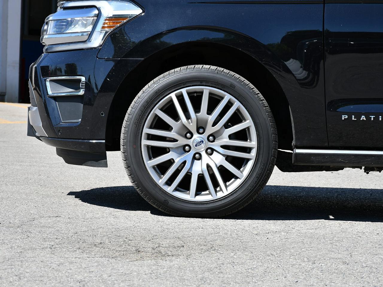2022 Ford Expedition Platinum  Loaded Luxury   Massage Seats   4x4 Photo