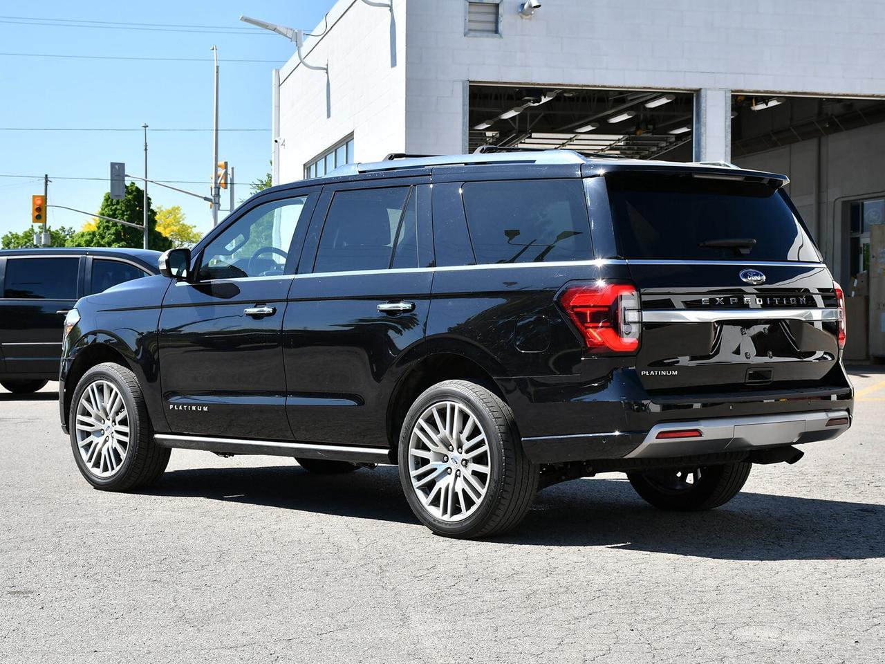 2022 Ford Expedition Platinum  Loaded Luxury   Massage Seats   4x4 Photo