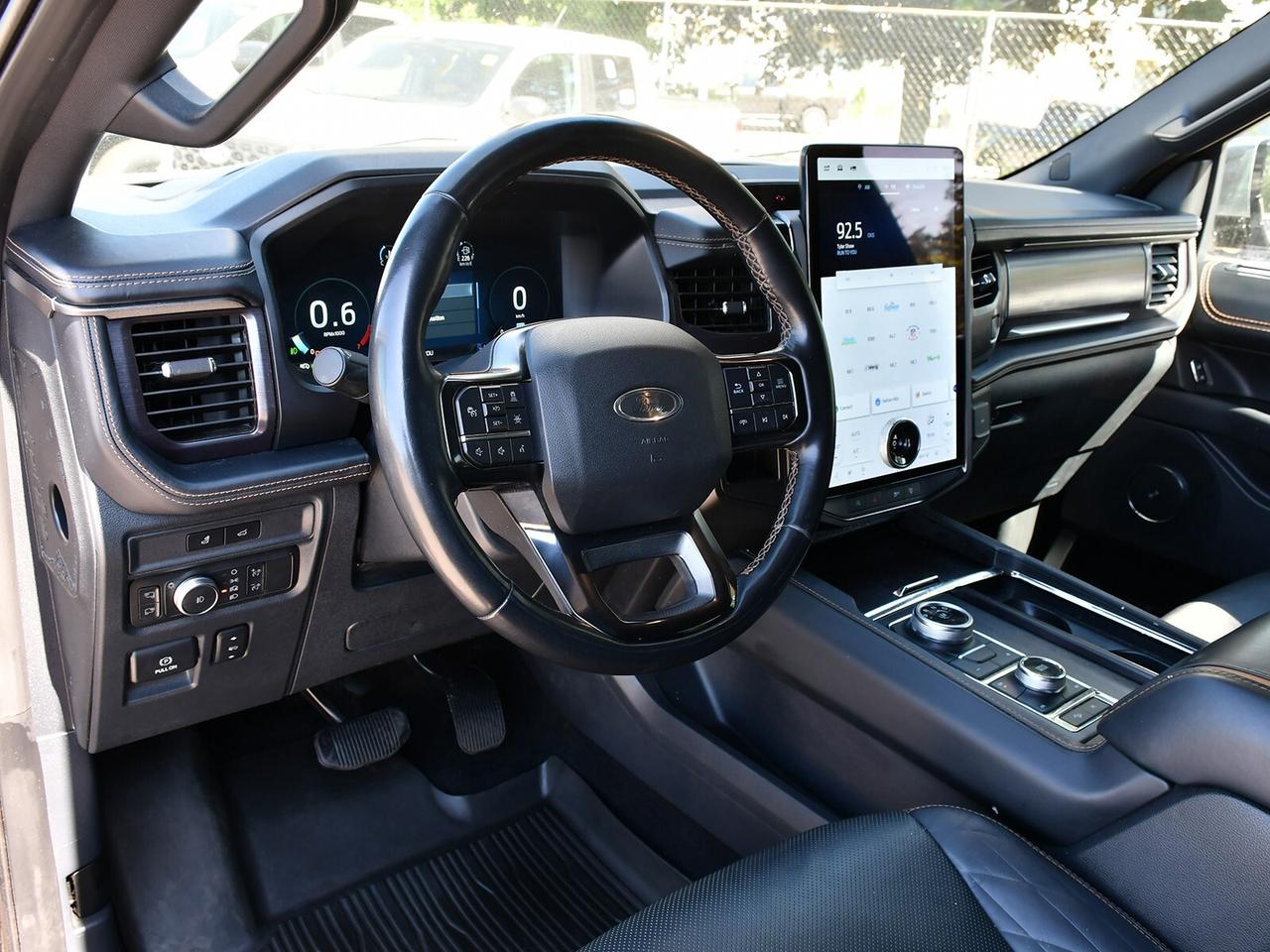 2022 Ford Expedition Platinum  Loaded Luxury   Massage Seats   4x4 Photo
