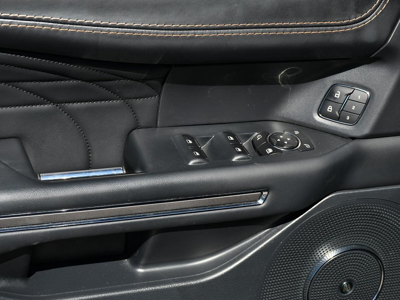 2022 Ford Expedition Platinum  Loaded Luxury   Massage Seats   4x4 Photo