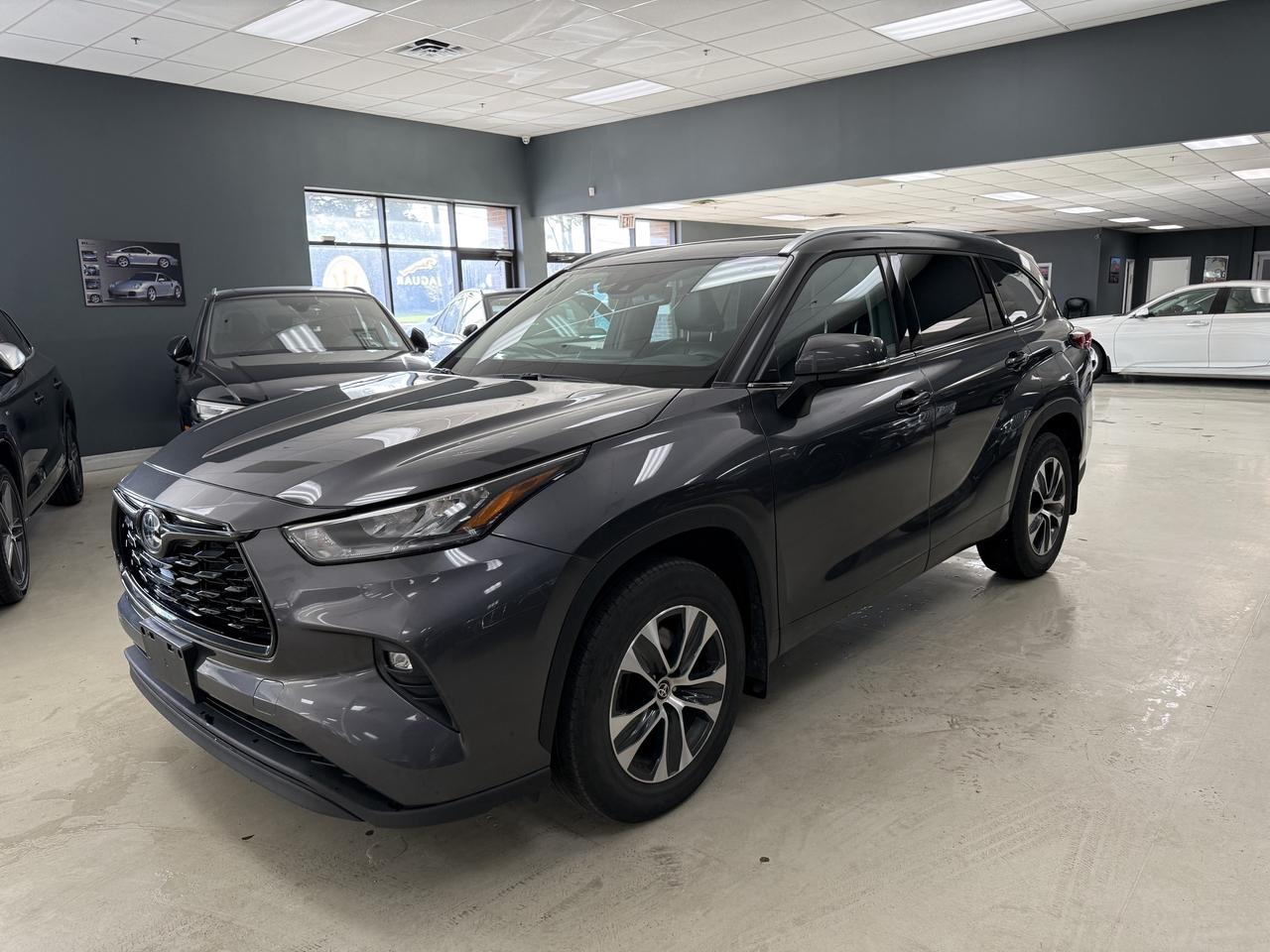 2021 Toyota Highlander XLE AWD**NO ACCIDENTS** Photo