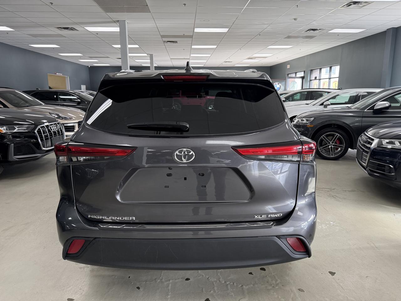 2021 Toyota Highlander XLE AWD**NO ACCIDENTS** Photo