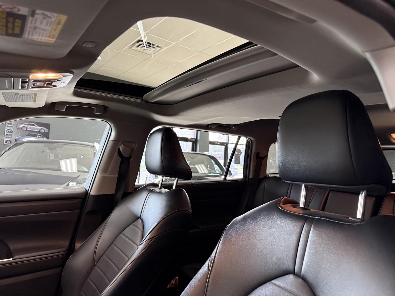 2021 Toyota Highlander XLE AWD**NO ACCIDENTS** Photo