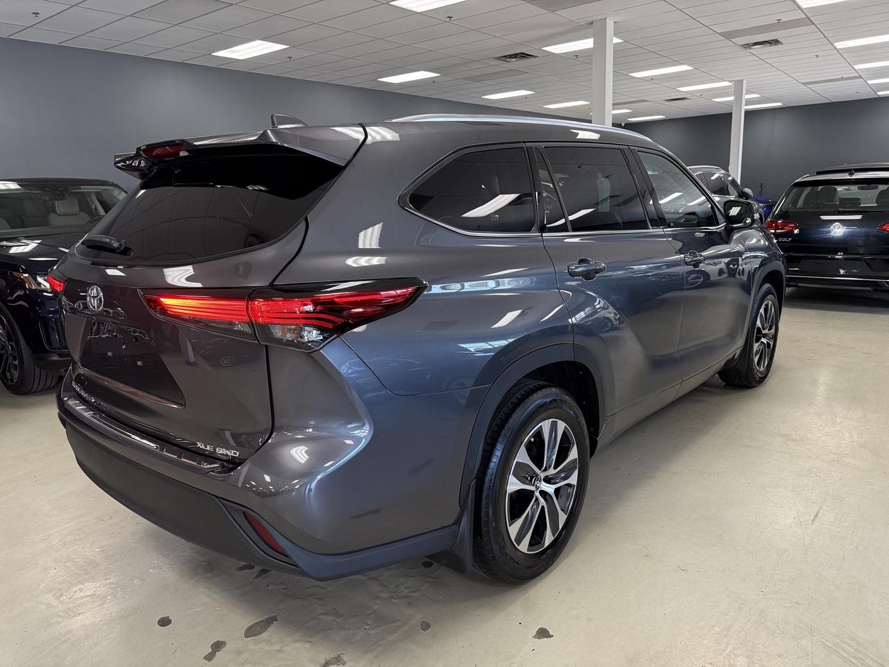 2021 Toyota Highlander XLE AWD**NO ACCIDENTS** Photo4
